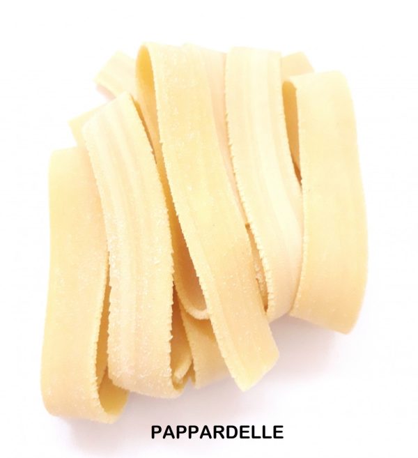 Pappardelle di pasta fresca all'uovo