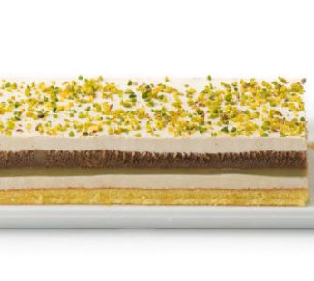 Trancio al cioccolato bianco, caramello e pistacchio
