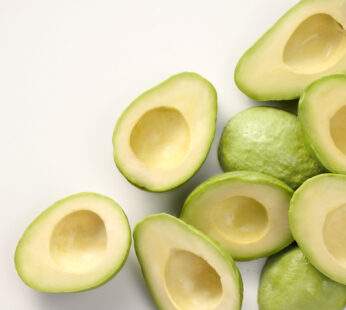 Avocado tagliato a metà